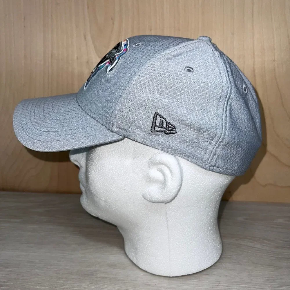 Carolina Panthers New Era Crucial Catch Intercept Cancer Hat Grey / Multicolor S